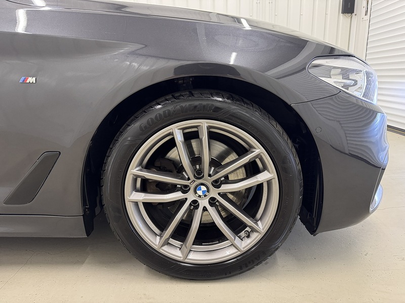 BMW 5 Series 2.0 520d M Sport Touring Auto Euro 6 (s/s) 5dr - U119481