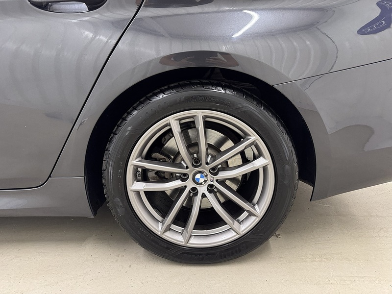 BMW 5 Series 2.0 520d M Sport Touring Auto Euro 6 (s/s) 5dr - U119481