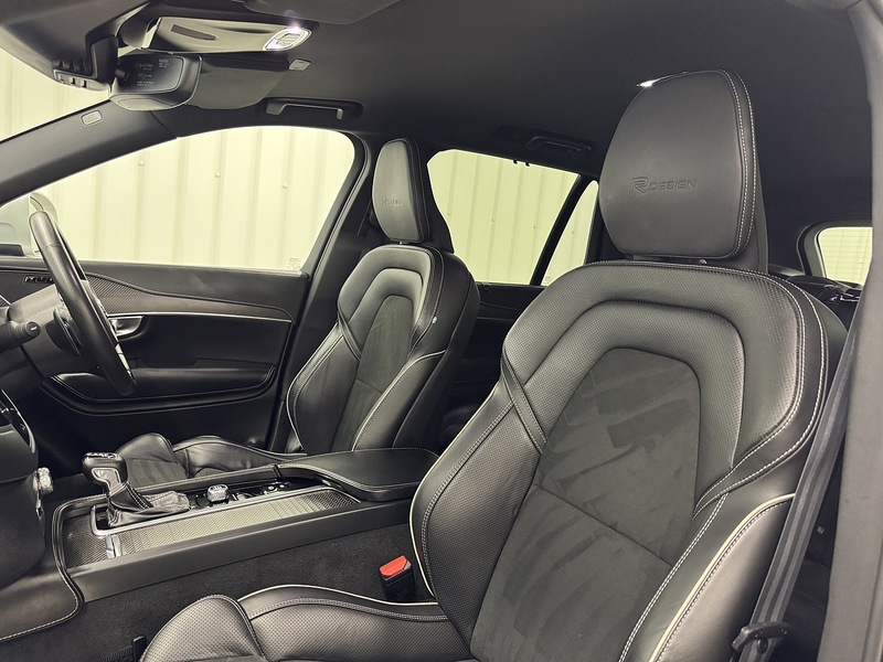 Volvo XC90 2.0 D5 PowerPulse R-Design Pro Auto 4WD Euro 6 (s/s) 5dr - U119487