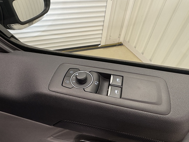 Ford Transit Custom 2.0 320 EcoBlue Limited Crew Van Auto L1 H1 Euro 6 (s/s) 5dr - U119488