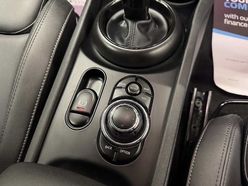 MINI Clubman 1.5 Cooper Classic Estate 6dr Petrol Steptronic Euro 6 (s/s) (136 ps) - U119500