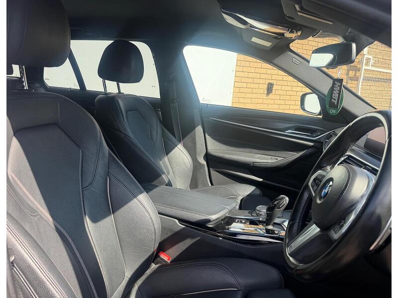 BMW 5 Series 2.0 520d MHT M Sport Touring 5dr Diesel Hybrid Steptronic Euro 6 (s/s) (190 ps) - U119517