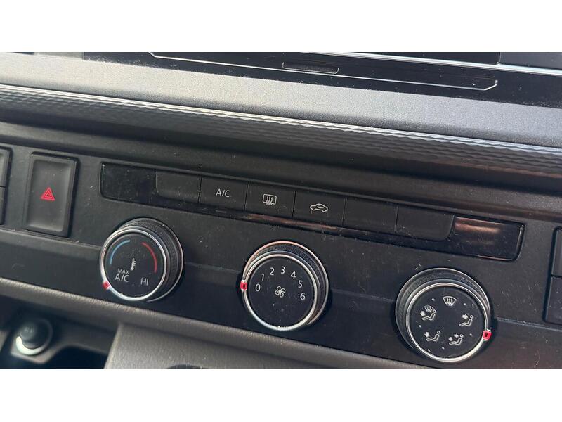 Volkswagen Transporter 2.0 TDI T32 Highline Kombi FWD SWB Euro 6 (s/s) 5dr - U119518