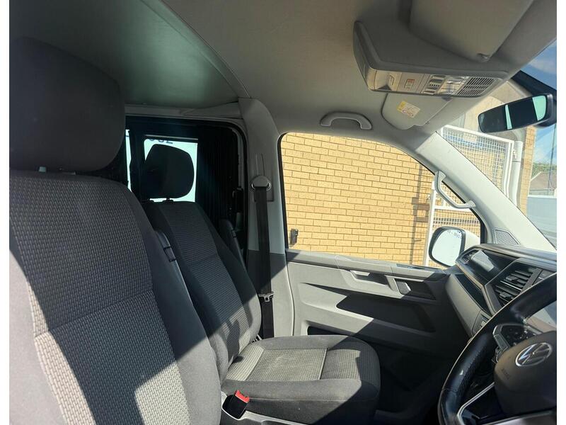 Volkswagen Transporter 2.0 TDI T32 Highline Kombi Double Cab 5dr Diesel DSG FWD LWB High Roof Euro 6 (s/s) (150 ps) - U119524