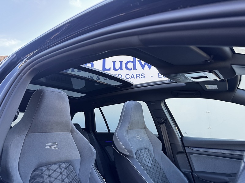 Volkswagen Golf 2.0 TDI R-Line Estate 5dr Diesel DSG Euro 6 (s/s) (150 ps) - U119539
