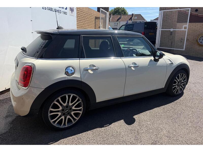 MINI Hatch 2.0 Cooper S Hatchback 5dr Petrol Manual Euro 6 (s/s) (192 ps) - U119542