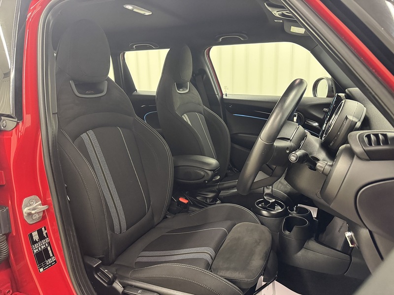 MINI Hatch 1.5 Cooper Sport Euro 6 (s/s) 5dr - U119550
