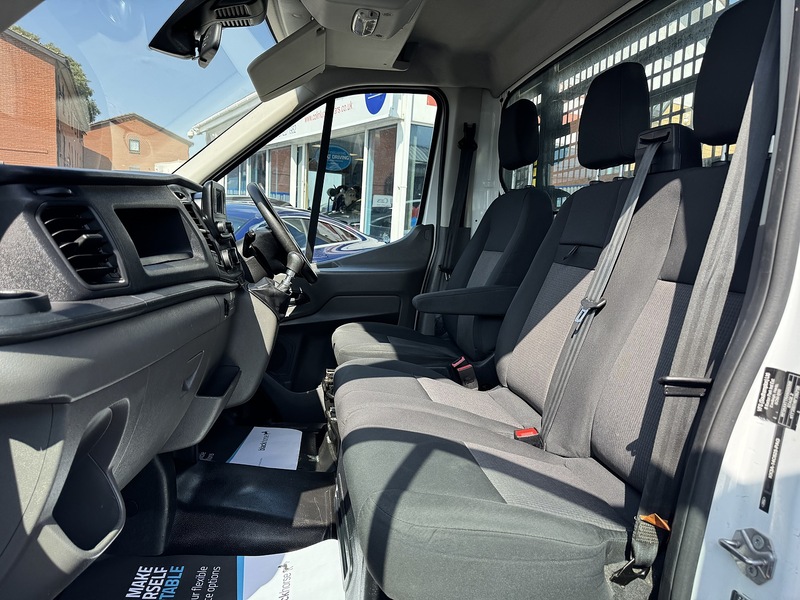 Ford Transit 2.0 350 EcoBlue MHEV Leader Chassis Cab 2dr Diesel Manual RWD L4 Euro 6 (s/s) (130 ps) - U119563