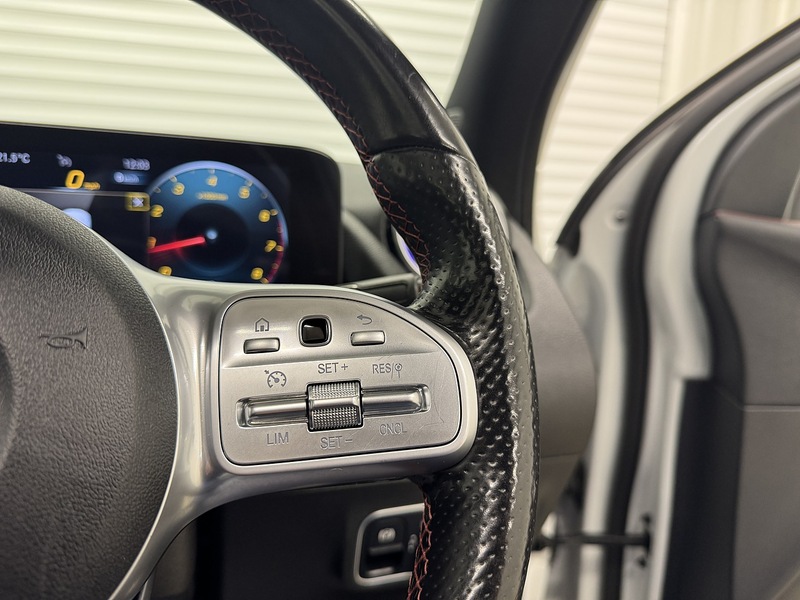 Mercedes-Benz GLA 1.3 GLA180 AMG Line (Premium Plus) 7G-DCT Euro 6 (s/s) 5dr - U119567