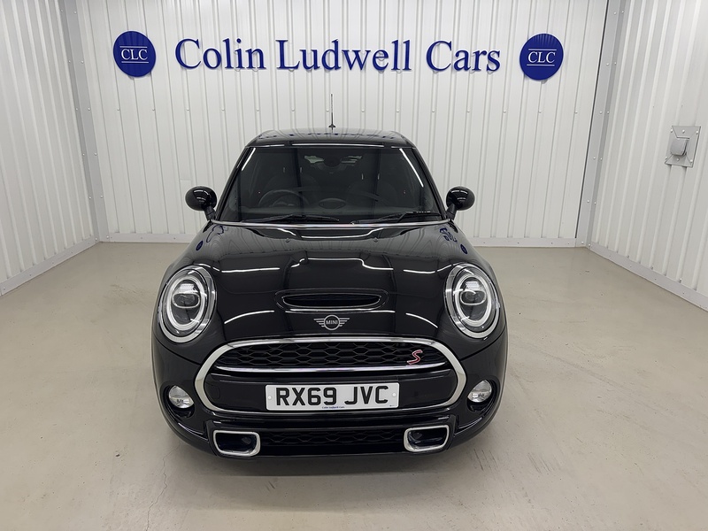 MINI Hatch 2.0 Cooper S Exclusive Steptronic Euro 6 (s/s) 5dr - U119579