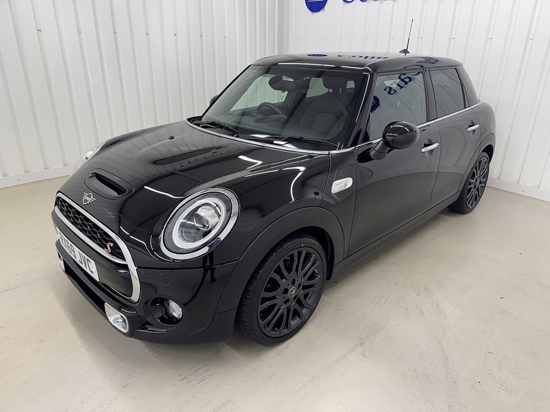MINI Hatch 2.0 Cooper S Exclusive Steptronic Euro 6 (s/s) 5dr - U119579