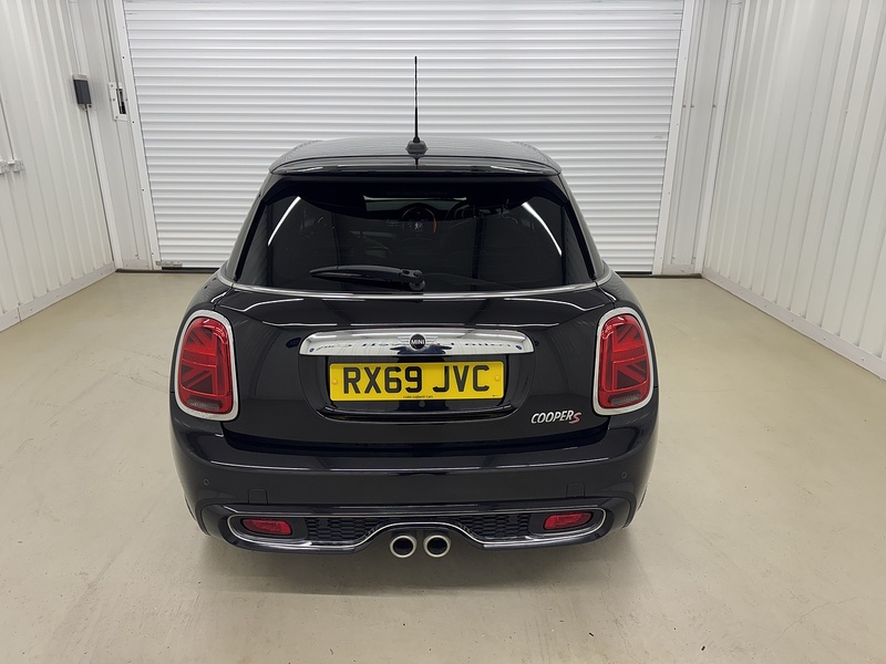 MINI Hatch 2.0 Cooper S Exclusive Steptronic Euro 6 (s/s) 5dr - U119579