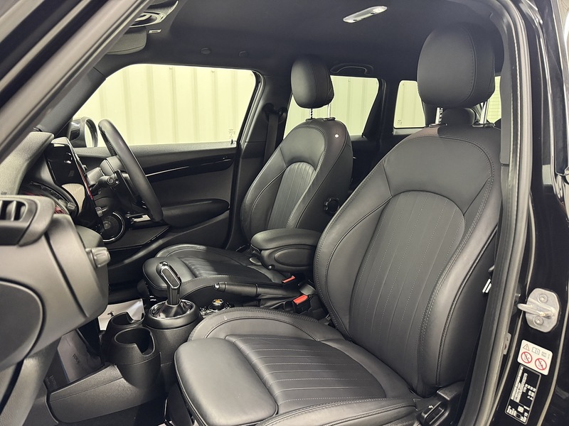 MINI Hatch 2.0 Cooper S Exclusive Steptronic Euro 6 (s/s) 5dr - U119579