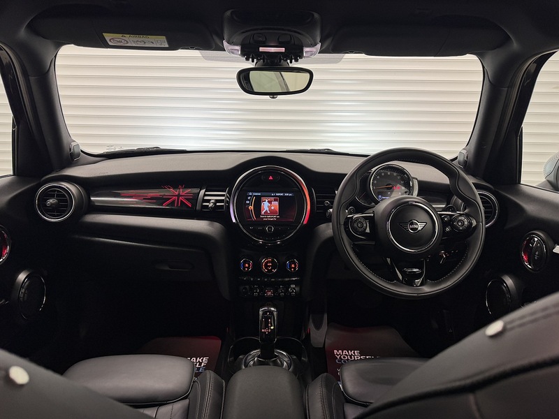 MINI Hatch 2.0 Cooper S Exclusive Steptronic Euro 6 (s/s) 5dr - U119579