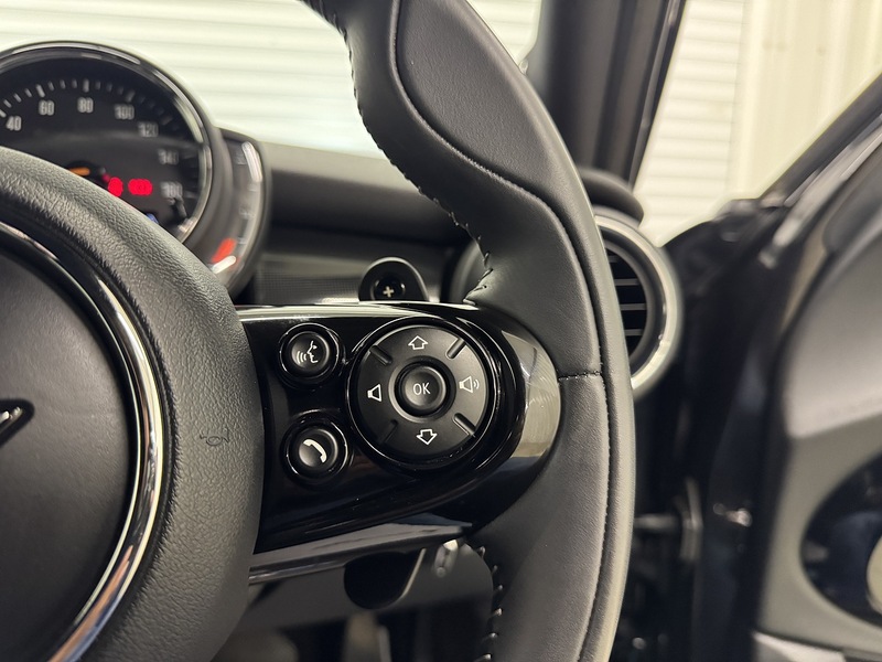 MINI Hatch 2.0 Cooper S Exclusive Steptronic Euro 6 (s/s) 5dr - U119579