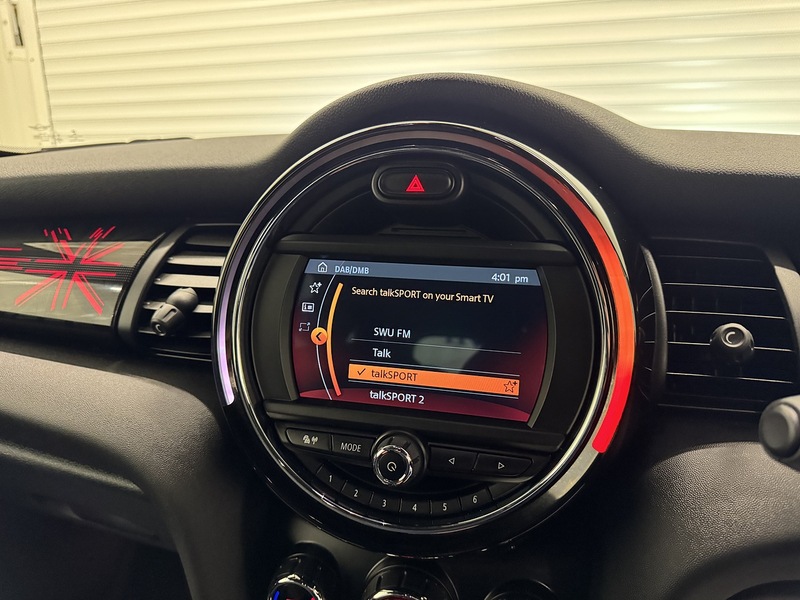 MINI Hatch 2.0 Cooper S Exclusive Steptronic Euro 6 (s/s) 5dr - U119579