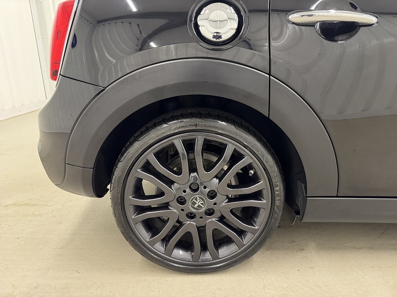 MINI Hatch 2.0 Cooper S Exclusive Steptronic Euro 6 (s/s) 5dr - U119579