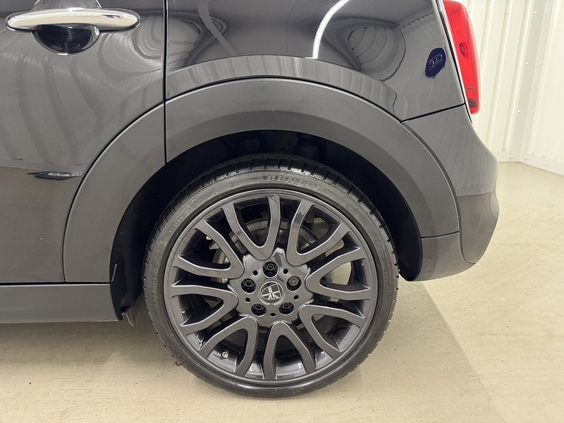 MINI Hatch 2.0 Cooper S Exclusive Steptronic Euro 6 (s/s) 5dr - U119579