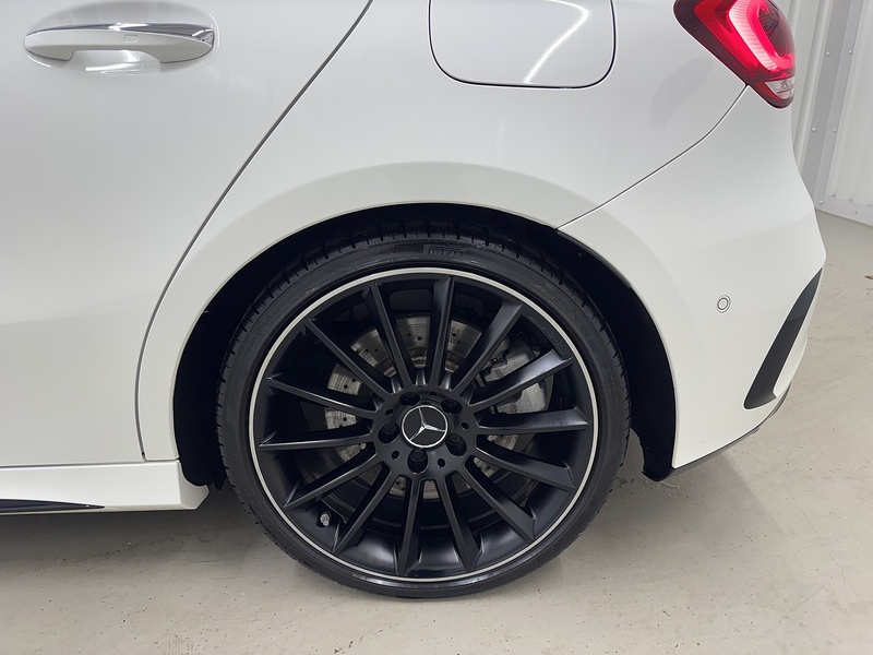 Mercedes-Benz A Class 2.0 A35 AMG (Premium Plus) Hatchback 5dr Petrol 7G-DCT 4MATIC Euro 6 (s/s) (306 ps) - U119592