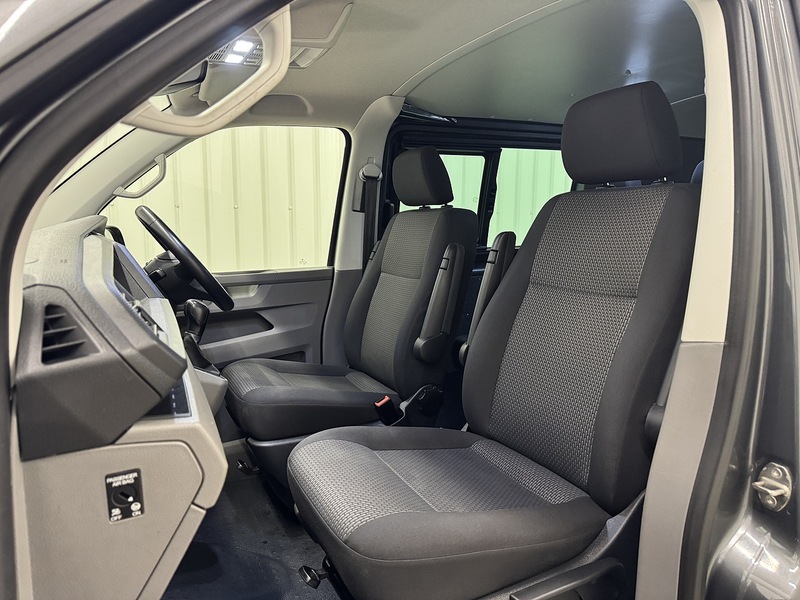 Volkswagen Transporter 2.0 TDI T32 Highline Kombi DSG FWD SWB Euro 6 (s/s) 5dr - U119602