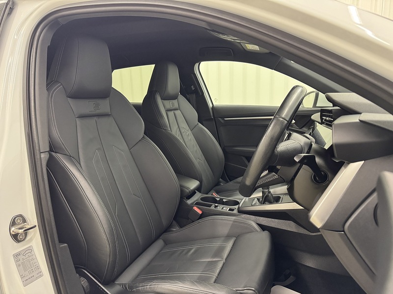 Audi A3 1.0 TFSI 30 S line Sportback Euro 6 (s/s) 5dr - U119605