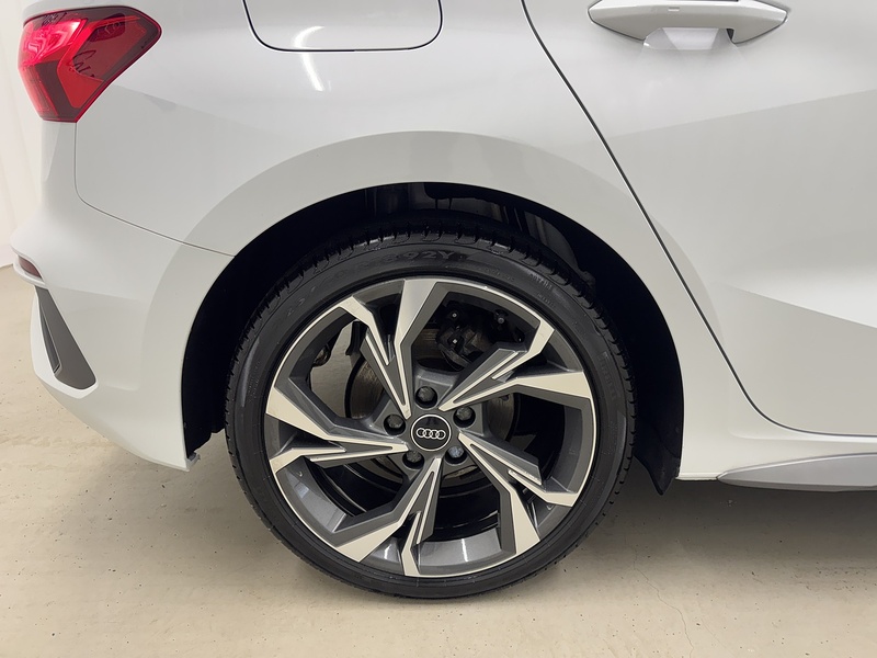 Audi A3 1.0 TFSI 30 S line Sportback Euro 6 (s/s) 5dr - U119605
