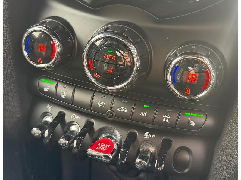 MINI Hatch Hatch 2.0 Cooper S Sport Steptronic Euro 6 (s/s) 3 Hatchback 2.0 Automatic Petrol - U119613