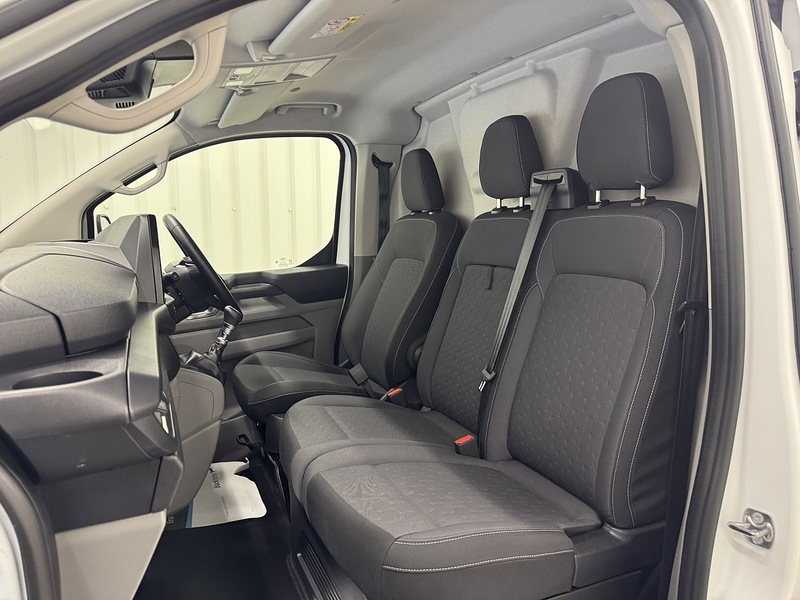 Ford Transit Custom 2.0 280 EcoBlue Limited Panel Van 5dr Diesel Manual L1 H1 Euro 6 (s/s) (136 ps) - U119619