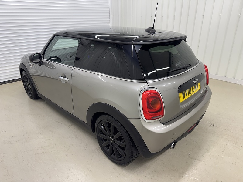 MINI Hatch 1.5 Cooper Hatchback 3dr Petrol Steptronic Euro 6 (s/s) (136 ps) - U119627