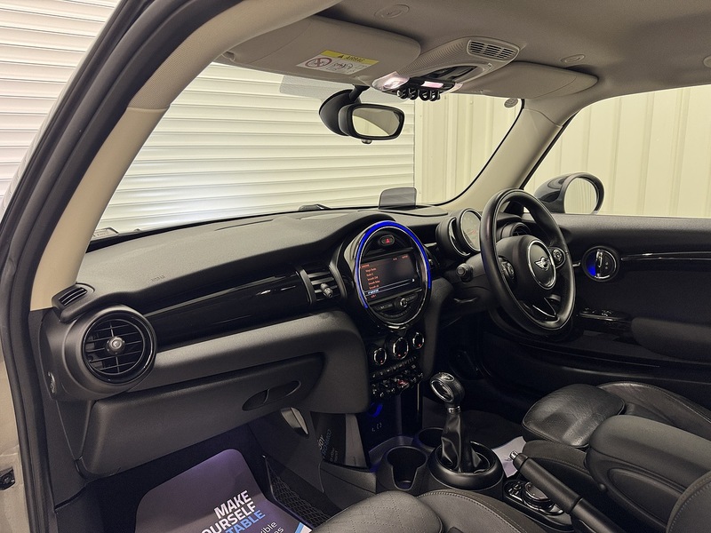 MINI Hatch 1.5 Cooper Hatchback 3dr Petrol Steptronic Euro 6 (s/s) (136 ps) - U119627