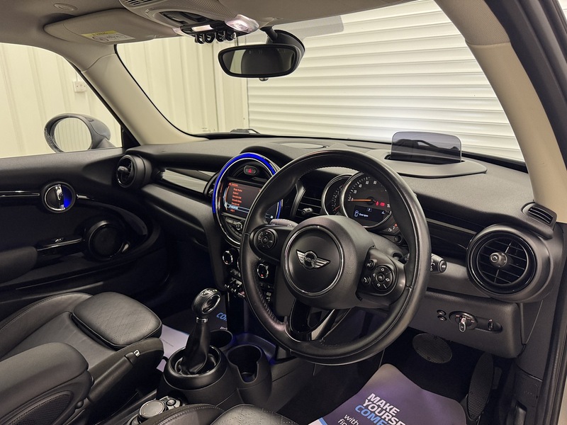 MINI Hatch 1.5 Cooper Hatchback 3dr Petrol Steptronic Euro 6 (s/s) (136 ps) - U119627