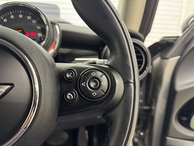 MINI Hatch 1.5 Cooper Hatchback 3dr Petrol Steptronic Euro 6 (s/s) (136 ps) - U119627