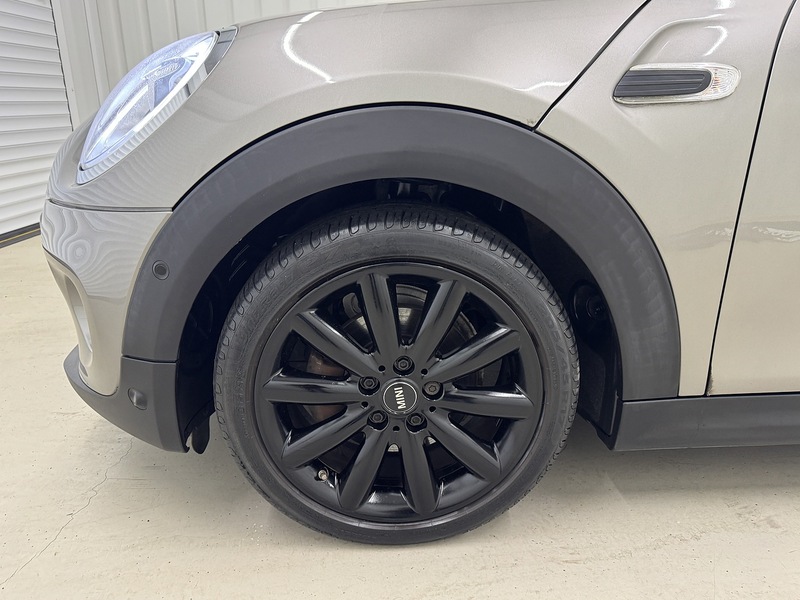 MINI Hatch 1.5 Cooper Hatchback 3dr Petrol Steptronic Euro 6 (s/s) (136 ps) - U119627