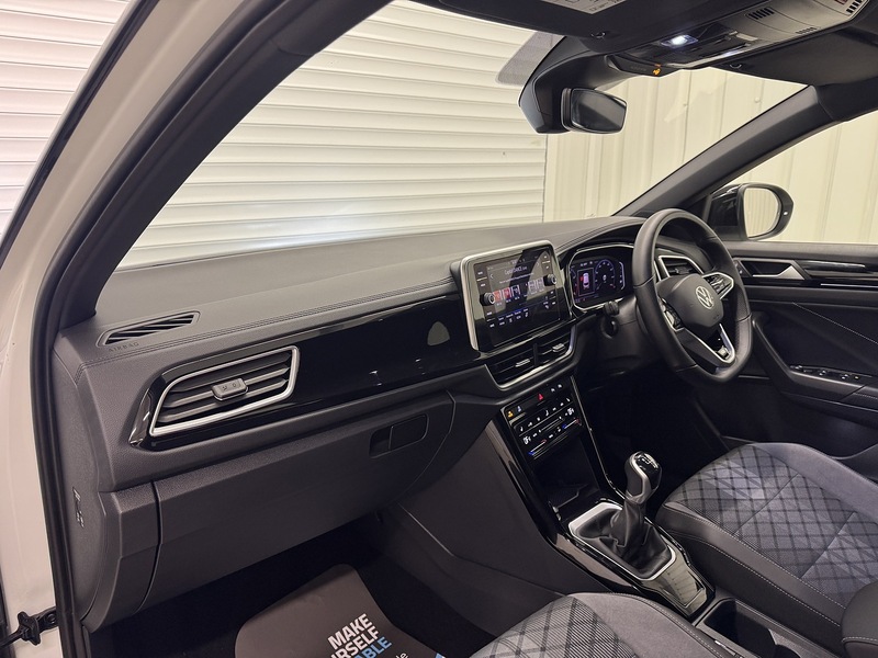 Volkswagen T-Roc 1.5 TSI R-Line SUV 5dr Petrol Manual Euro 6 (s/s) (150 ps) - U119629