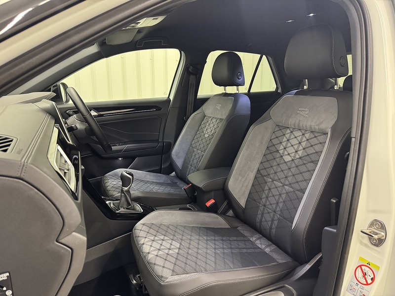 Volkswagen T-Roc 1.5 TSI R-Line SUV 5dr Petrol Manual Euro 6 (s/s) (150 ps) - U119629