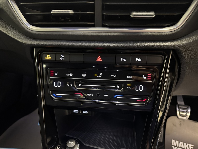 Volkswagen T-Roc 1.5 TSI R-Line SUV 5dr Petrol Manual Euro 6 (s/s) (150 ps) - U119629