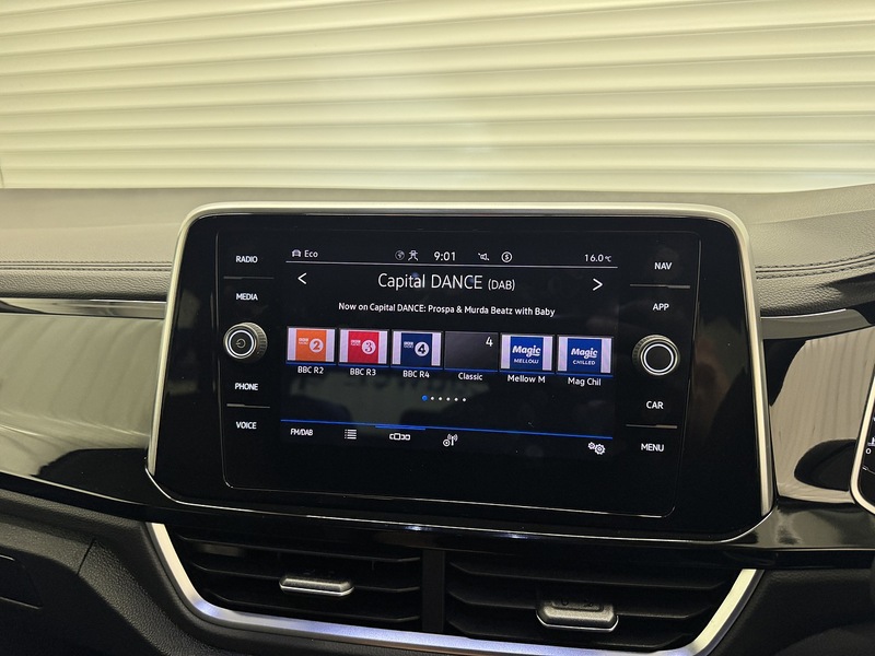 Volkswagen T-Roc 1.5 TSI R-Line SUV 5dr Petrol Manual Euro 6 (s/s) (150 ps) - U119629