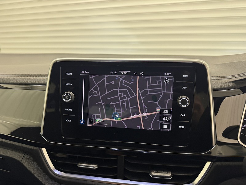 Volkswagen T-Roc 1.5 TSI R-Line SUV 5dr Petrol Manual Euro 6 (s/s) (150 ps) - U119629