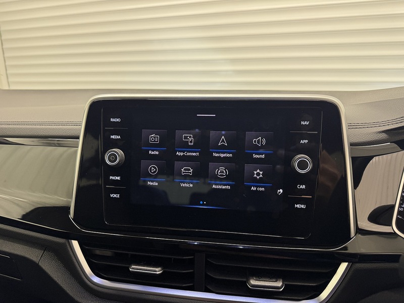Volkswagen T-Roc 1.5 TSI R-Line SUV 5dr Petrol Manual Euro 6 (s/s) (150 ps) - U119629
