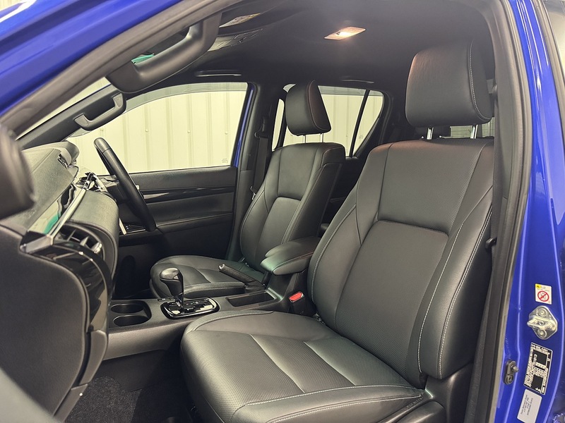 Toyota Hilux 2.4 D-4D Invincible X Pickup Double Cab 4dr Diesel Auto 4WD Euro 6 (s/s) (TSS) (150 ps) - U119632