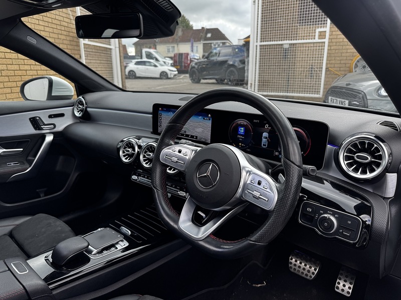 Mercedes-Benz A Class 2.0 A200d AMG Line (Premium Plus 2) Saloon 4dr Diesel 8G-DCT Euro 6 (s/s) (150 ps) - U119642