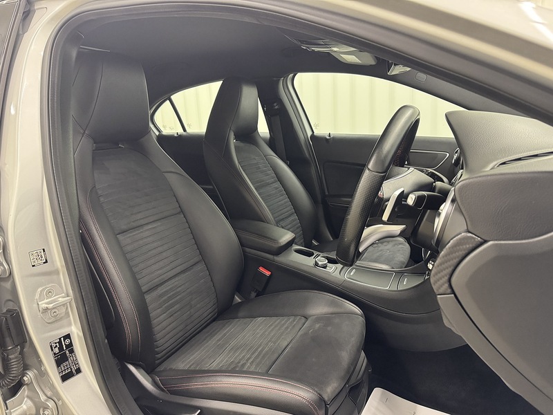 Mercedes-Benz A Class 2.1 A220d AMG Line (Premium) Hatchback 5dr Diesel 7G-DCT Euro 6 (s/s) (177 ps) - U119644
