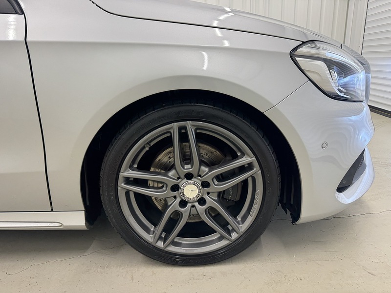 Mercedes-Benz A Class 2.1 A220d AMG Line (Premium) Hatchback 5dr Diesel 7G-DCT Euro 6 (s/s) (177 ps) - U119644