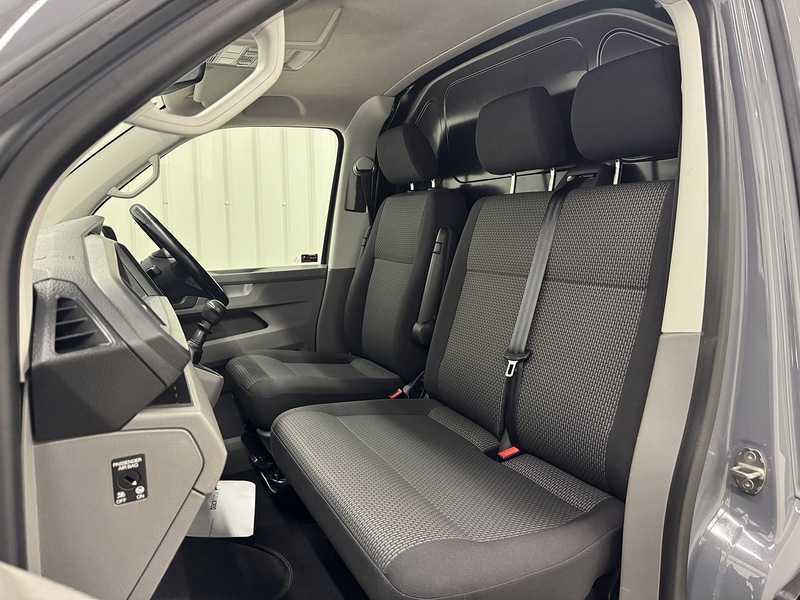 Volkswagen Transporter 2.0 TDI T30 Highline FWD LWB Euro 6 (s/s) 5dr - U119649