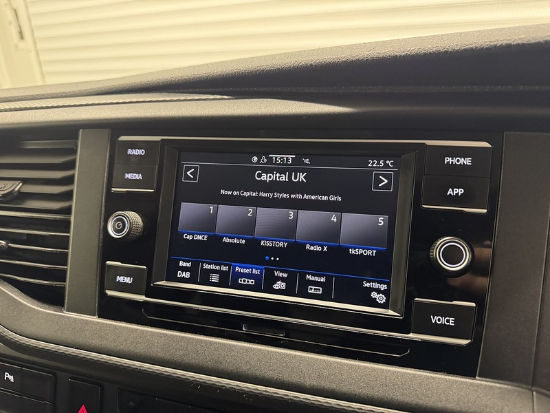 Volkswagen Transporter 2.0 TDI T30 Highline FWD LWB Euro 6 (s/s) 5dr - U119649