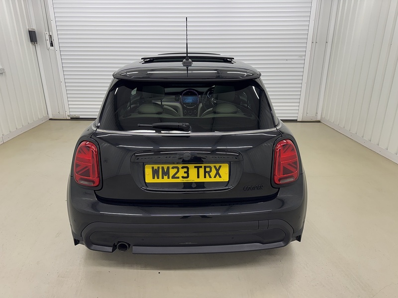 MINI Hatch 1.5 Cooper Exclusive Hatchback 3dr Petrol Steptronic Euro 6 (s/s) (136 ps) - U119651