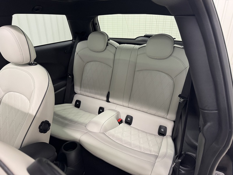 MINI Hatch 1.5 Cooper Exclusive Hatchback 3dr Petrol Steptronic Euro 6 (s/s) (136 ps) - U119651