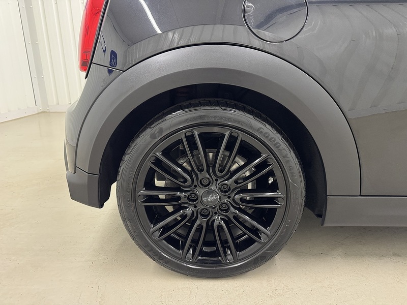 MINI Hatch 1.5 Cooper Exclusive Hatchback 3dr Petrol Steptronic Euro 6 (s/s) (136 ps) - U119651
