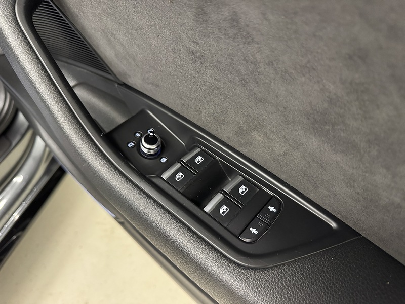 Audi A4 Avant 1.4 TFSI Black Edition Estate 5dr Petrol S Tronic Euro 6 (s/s) (150 ps) - U119654