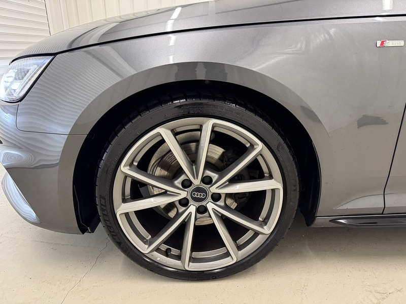Audi A4 Avant 1.4 TFSI Black Edition Estate 5dr Petrol S Tronic Euro 6 (s/s) (150 ps) - U119654